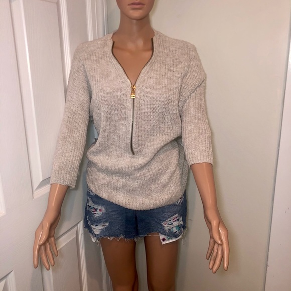 Knit sweater - Picture 1 of 6